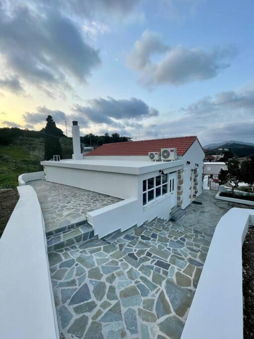 Villa Eftychia Serene Getaway With Hot Tub In A Quiet Location Киссамос Экстерьер фото