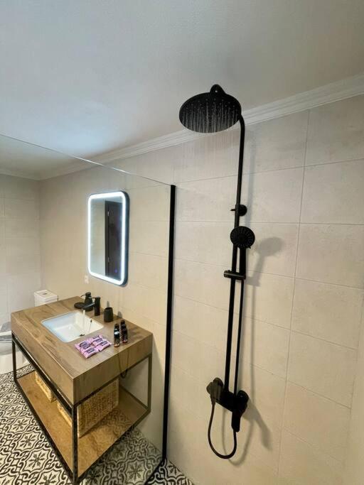 Villa Eftychia Serene Getaway With Hot Tub In A Quiet Location Киссамос Экстерьер фото